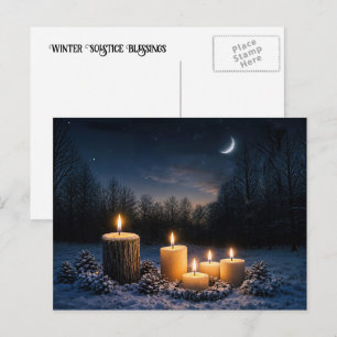 Wintersonnenwende Yule mit Kerzen im Schnee Feiertagspostkarte