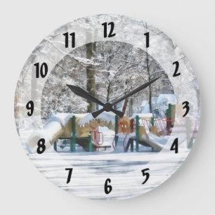 Winterspielplatz Große Wanduhr