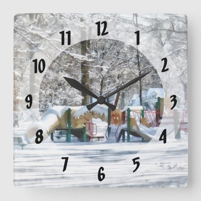 Winterspielplatz Quadratische Wanduhr (Vorderseite)