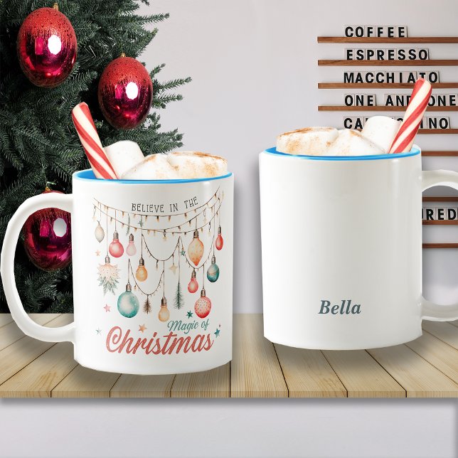 Winterurlaub Weihnachts-Magie Individuelle Name Zweifarbige Tasse (Von Creator hochgeladen)