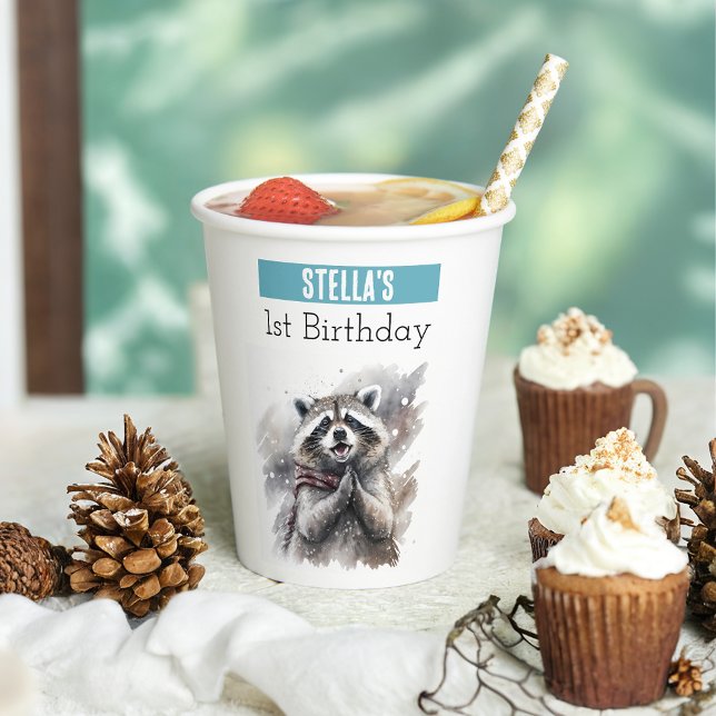 Wintervibes Raccoon - 1. Geburtstag - Pappbecher (Von Creator hochgeladen)