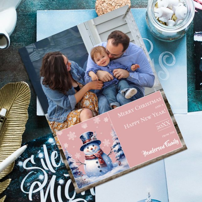 Winterwald Snowman Weihnachtsfest Foto | Pink Feiertagskarte (Pink Winter Forest Snowman Christmas Photo Holiday Card)