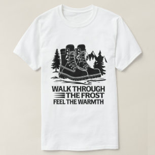 Winterwanderstiefel Frostiges Bergabenteuer T-Shirt