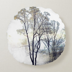 Wintry Forest Round Throw Kissen