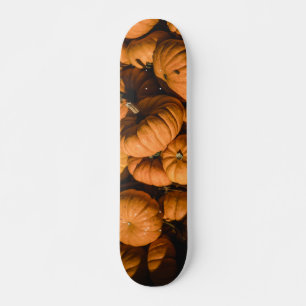 winzige Kürbis Skateboard