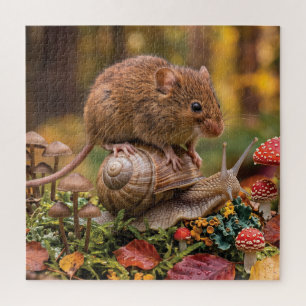 Winzige Maus reitet auf Schnecke im Herbstwald  Puzzle