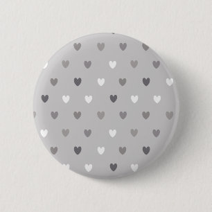 Winzige Polka-Herzen in Grautönen Button
