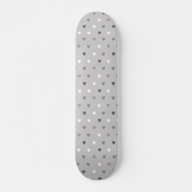 Winzige Polka-Herzen in Grautönen Skateboard (Vorne)