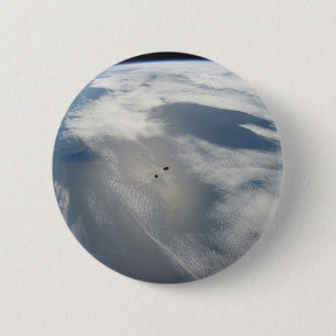 Winzige Satelliten umkreisen über einem Teil der E Button