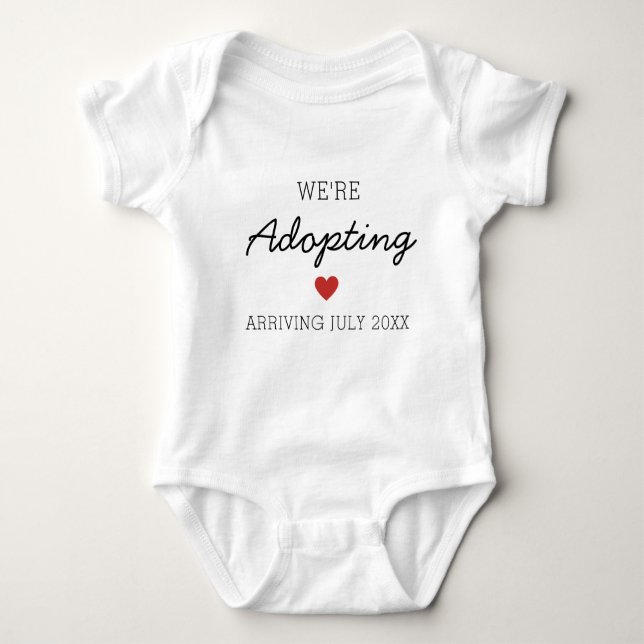 Wir Adoptierte Baby / Child Ankündigung Herz Baby Strampler (Vorderseite)