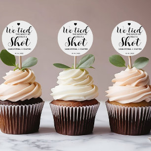 Wir band den Knoten ein Geschenk für eine Shot Wed Runder Aufkleber