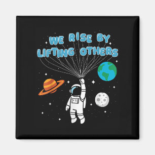 Wir erheben uns, indem wir andere Motivierend Quot Magnet