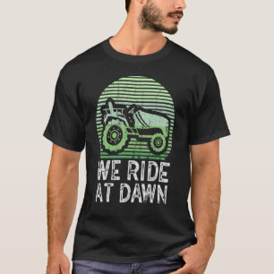 Wir fahren am Morgengrasmäher und machen Lachs Day T-Shirt