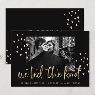 Wir gaben die Verkündung der Knot-Gold-Script-Hoch Einladung