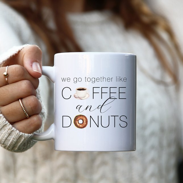 Wir gehen zusammen wie Kaffee und Donuts Kaffeetasse (Von Creator hochgeladen)