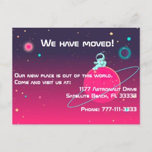 Wir haben den Niedlichen Astronauten in der Weltra Ankündigungspostkarte