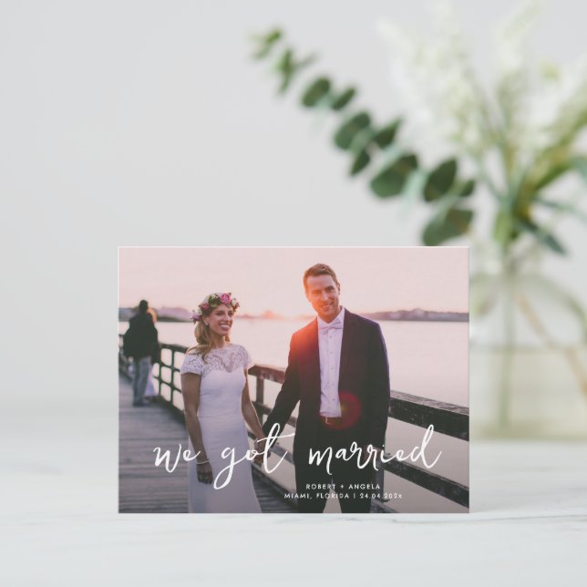 wir haben verheiratete moderne Hochzeitsankündigun Postkarte (Stehend Vorderseite)
