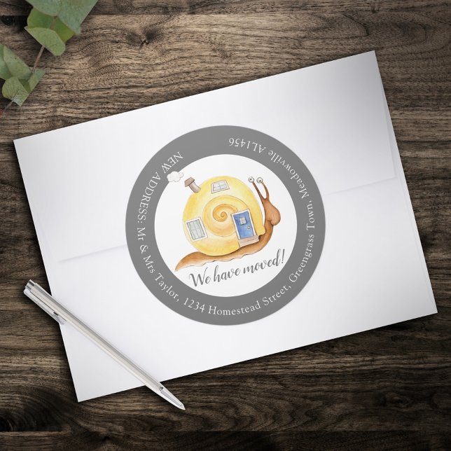 Wir haben Zuhause Snail House umgezogen Runder Aufkleber (Von Creator hochgeladen)