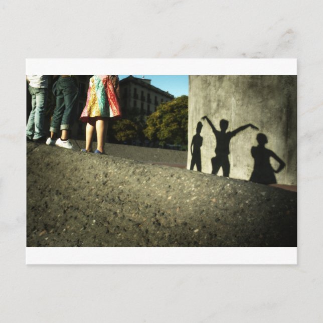 Wir jubeln, tanzen, wir handeln verrückt postkarte (Vorderseite)