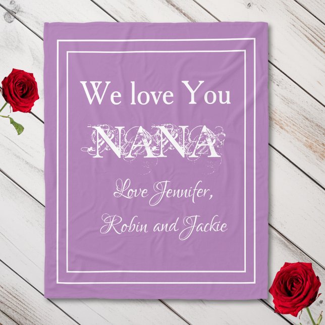 "Wir Liebe NANA" Personalisierter Cudly Lavender Fleecedecke ("We Love You NANA" Personalized Names, Cute and Cuddly Lavender Fleece Blanket.)