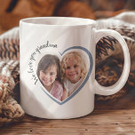 Wir Liebe Sie Oma Foto Herz Zweifarbige Tasse<br><div class="desc">Dieses niedliche,  herzförmige Foto-Design macht das Geschenk!</div>