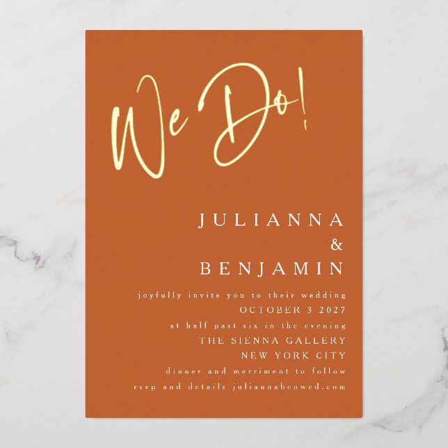 Wir machen Elegant Wedding Website Burnt Orange Go Folieneinladung (Vorderseite)