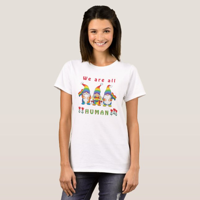 Wir sind alle menschlich - 3 LGBTQ-Gnome T-Shirt (Vorne ganz)
