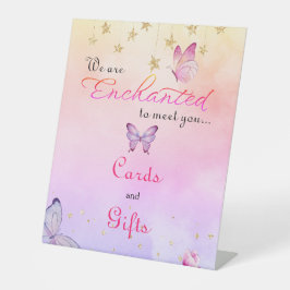 Wir sind bezaubert, Sie mit einer Schmetterlingswa Sockelschild