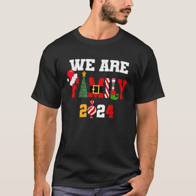Wir sind die Familie Weihnachten 2024 Ball Light G T-Shirt (Vorderseite)