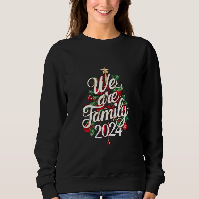 Wir sind Familie Weihnachten 2024 Matching Pajama Sweatshirt (Vorderseite)
