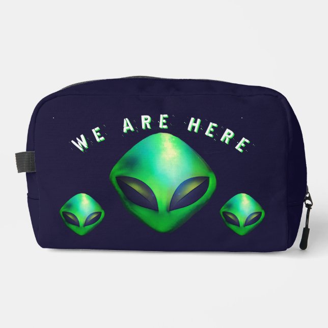 "Wir sind hier" Grüner Alien-Kopf Waschbeutel (Vorderseite)