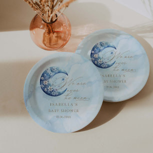 Wir sind über dem Mond und haben eine Babydusche Pappteller