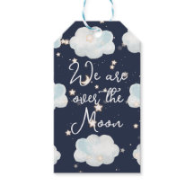 Wir sind über dem Mond und sind auf dem Geschenksc