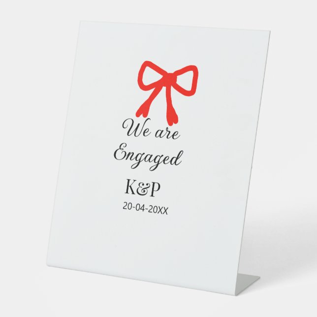 Wir sind verlobt hinzufügen Namensbuchstabe rot Bo Sockelschild (Vorderseite)