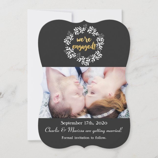 WIR SIND VERLOBTE Rustikale KRIEGSKARTE Einladung (Vorderseite)