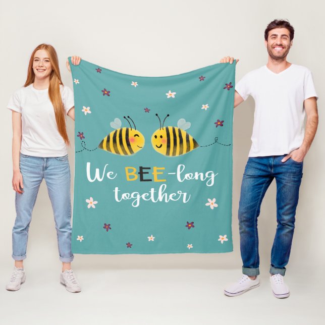 Wir sind zusammen mit Bienen und Blume Valentine Fleecedecke (Beispiel)