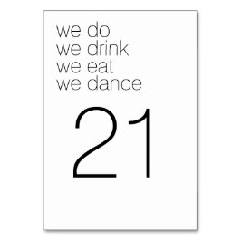 Wir trinken Essenstanz - Moderne Hochzeit Tischnummer