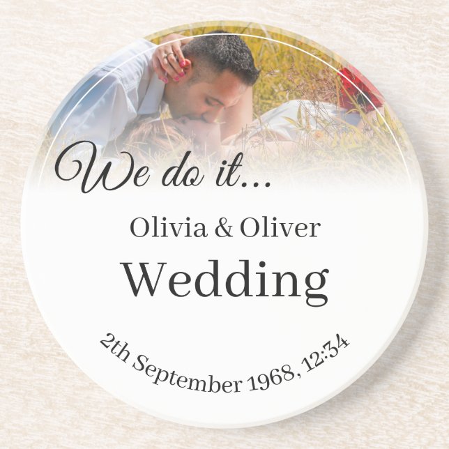 Wir tun es - ein Paar auf der Wiese küssen Getränkeuntersetzer (Vorne)