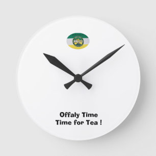 Wir waren auf Offaly Time für eine Cuppa. Runde Wanduhr