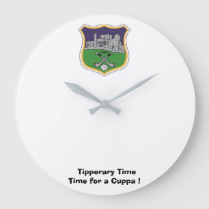 Wir waren auf Tipperary Time für eine Cuppa. Große Wanduhr