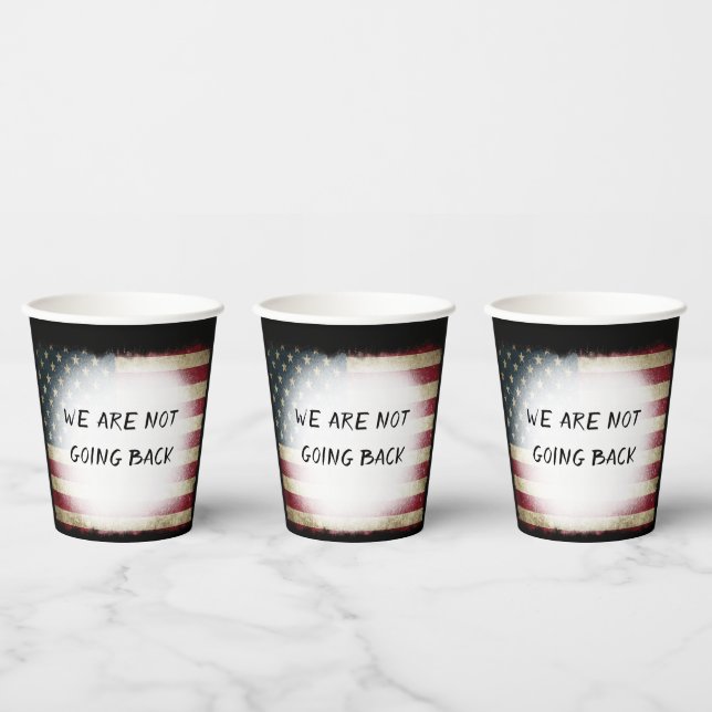 WIR WERDEN NICHT ZURÜCKGEHEN PAPPBECHER (Multi)