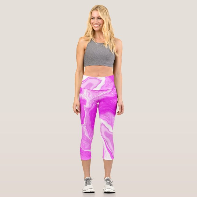 Wirbel aus rosa und weißem Marmor Fluid Art Capri Leggings (Vorderseite)