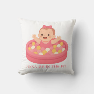 Wird im Ballbad sein Süßes Cartoon-Baby in Rosa Kissen