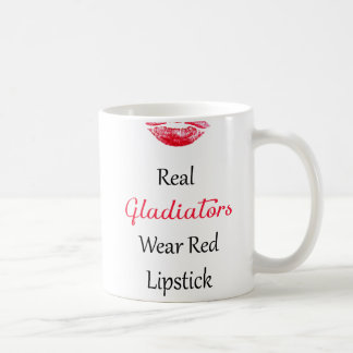 Wirkliche Gladiatoren tragen roten Lippenstift Tasse