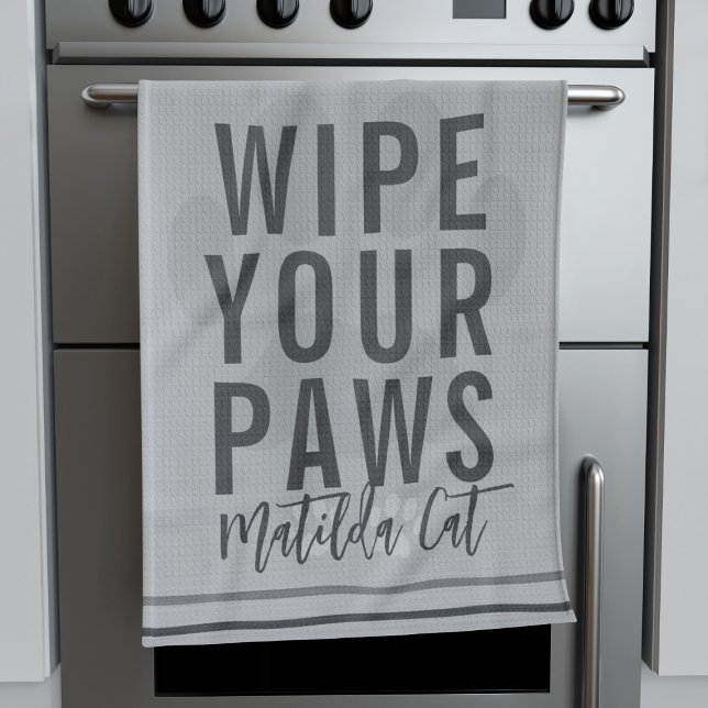 Wischen Sie Ihre Paws Name Grau Pet Küchentuch (A fun kitchen towel with space for your cat's name.)