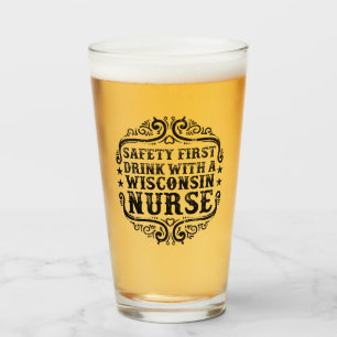 Wisconsin-Getränk mit Nurse-Bier-Glas Glas