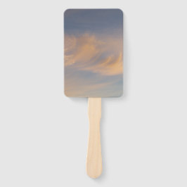 Wispy Cirrus Wolken auf einem Handfächer