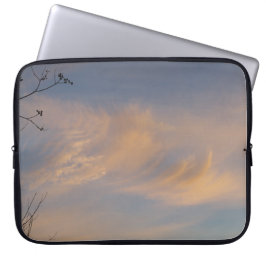 Wispy Cirrus Wolken auf einem Laptop Ärmel Laptopschutzhülle