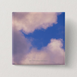 Wispy Wolken gegen blauen Himmel Button