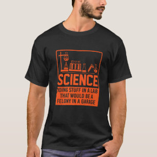 Wissenschaft macht Dinge in einem Labrador, der ei T-Shirt